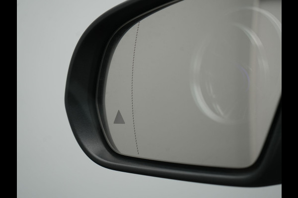 Mercedes-Benz GLA 250 e AMG Line Plug in Hybrid 218pk Dealer O.H | PHEV | Trekhaak af Fabriek | Panodak | Head Up| Adaptive Cruise | Apple Carplay | 360 camera | Sfeerverlichting | Lederen Sportstoelen Verwarmd | Widescreen Display | Navigatie | DAB |