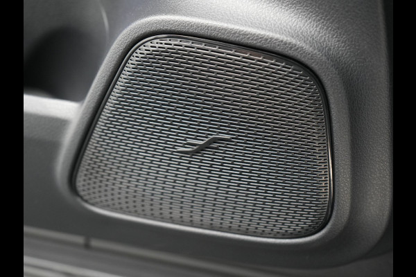 Mercedes-Benz GLA 250 e AMG Line Plug in Hybrid 218pk Dealer O.H | PHEV | Trekhaak af Fabriek | Panodak | Head Up| Adaptive Cruise | Apple Carplay | 360 camera | Sfeerverlichting | Lederen Sportstoelen Verwarmd | Widescreen Display | Navigatie | DAB |