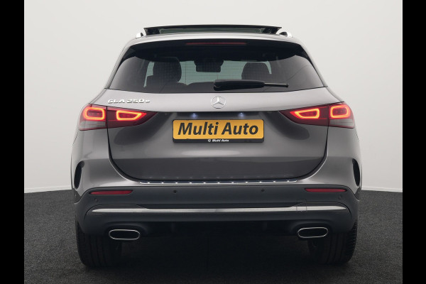 Mercedes-Benz GLA 250 e AMG Line Plug in Hybrid 218pk Dealer O.H | PHEV | Trekhaak af Fabriek | Panodak | Head Up| Adaptive Cruise | Apple Carplay | 360 camera | Sfeerverlichting | Lederen Sportstoelen Verwarmd | Widescreen Display | Navigatie | DAB |