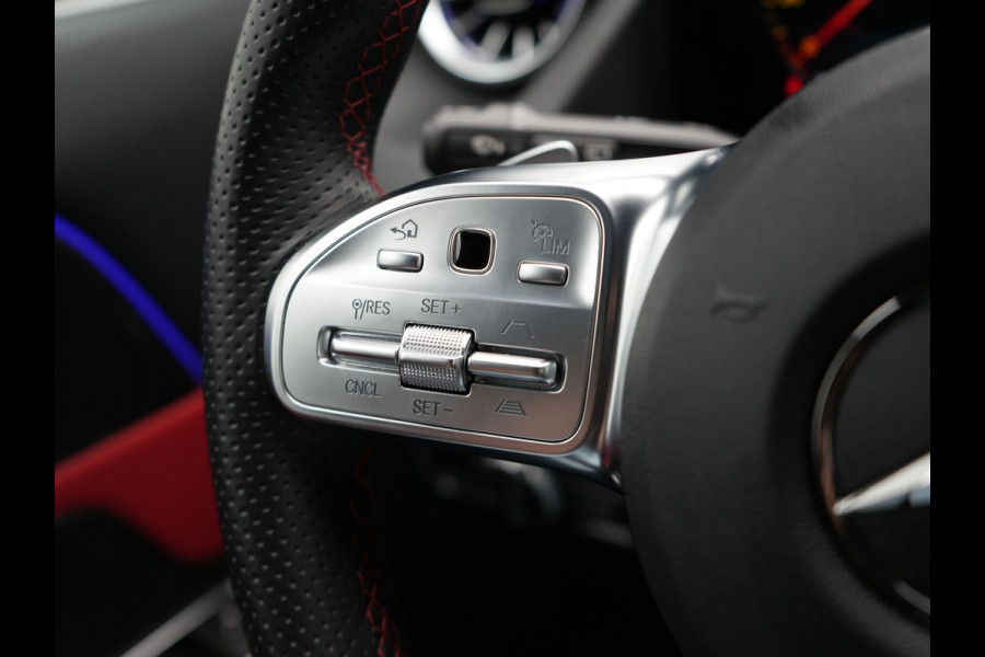 Mercedes-Benz GLA 250 e AMG Line Plug in Hybrid 218pk Dealer O.H | PHEV | Trekhaak af Fabriek | Panodak | Head Up| Adaptive Cruise | Apple Carplay | 360 camera | Sfeerverlichting | Lederen Sportstoelen Verwarmd | Widescreen Display | Navigatie | DAB |