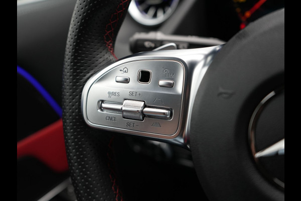 Mercedes-Benz GLA 250 e AMG Line Plug in Hybrid 218pk Dealer O.H | PHEV | Trekhaak af Fabriek | Panodak | Head Up| Adaptive Cruise | Apple Carplay | 360 camera | Sfeerverlichting | Lederen Sportstoelen Verwarmd | Widescreen Display | Navigatie | DAB |