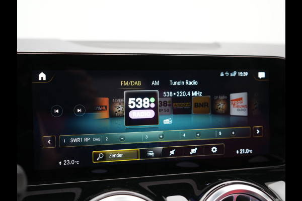 Mercedes-Benz GLA 250 e AMG Line Plug in Hybrid 218pk Dealer O.H | PHEV | Trekhaak af Fabriek | Panodak | Head Up| Adaptive Cruise | Apple Carplay | 360 camera | Sfeerverlichting | Lederen Sportstoelen Verwarmd | Widescreen Display | Navigatie | DAB |