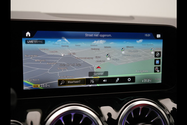Mercedes-Benz GLA 250 e AMG Line Plug in Hybrid 218pk Dealer O.H | PHEV | Trekhaak af Fabriek | Panodak | Head Up| Adaptive Cruise | Apple Carplay | 360 camera | Sfeerverlichting | Lederen Sportstoelen Verwarmd | Widescreen Display | Navigatie | DAB |