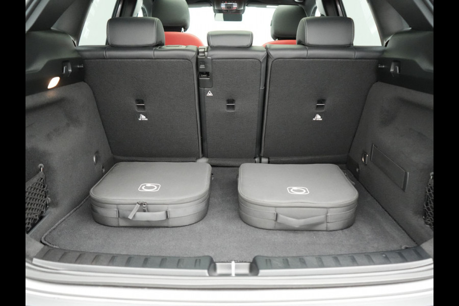 Mercedes-Benz GLA 250 e AMG Line Plug in Hybrid 218pk Dealer O.H | PHEV | Trekhaak af Fabriek | Panodak | Head Up| Adaptive Cruise | Apple Carplay | 360 camera | Sfeerverlichting | Lederen Sportstoelen Verwarmd | Widescreen Display | Navigatie | DAB |