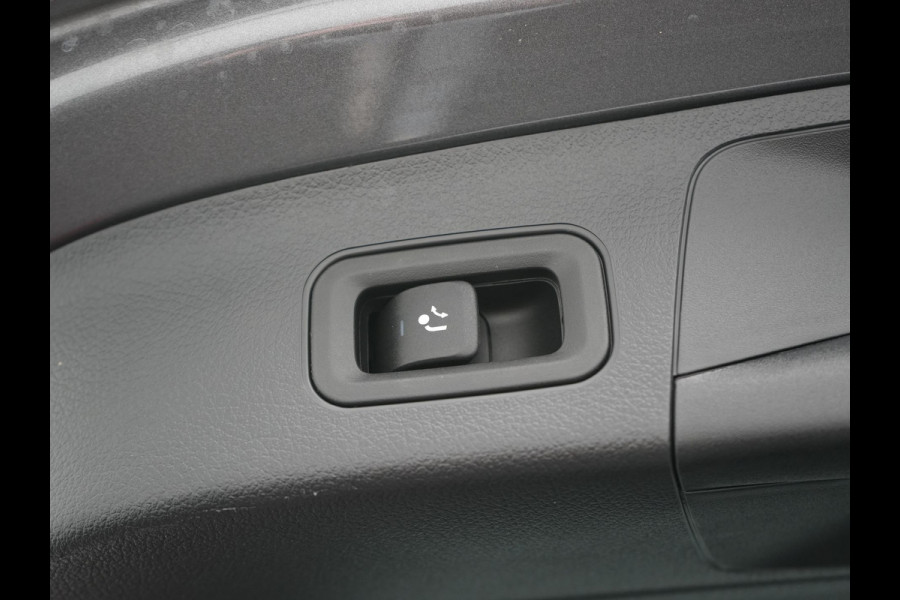 Mercedes-Benz GLA 250 e AMG Line Plug in Hybrid 218pk Dealer O.H | PHEV | Trekhaak af Fabriek | Panodak | Head Up| Adaptive Cruise | Apple Carplay | 360 camera | Sfeerverlichting | Lederen Sportstoelen Verwarmd | Widescreen Display | Navigatie | DAB |