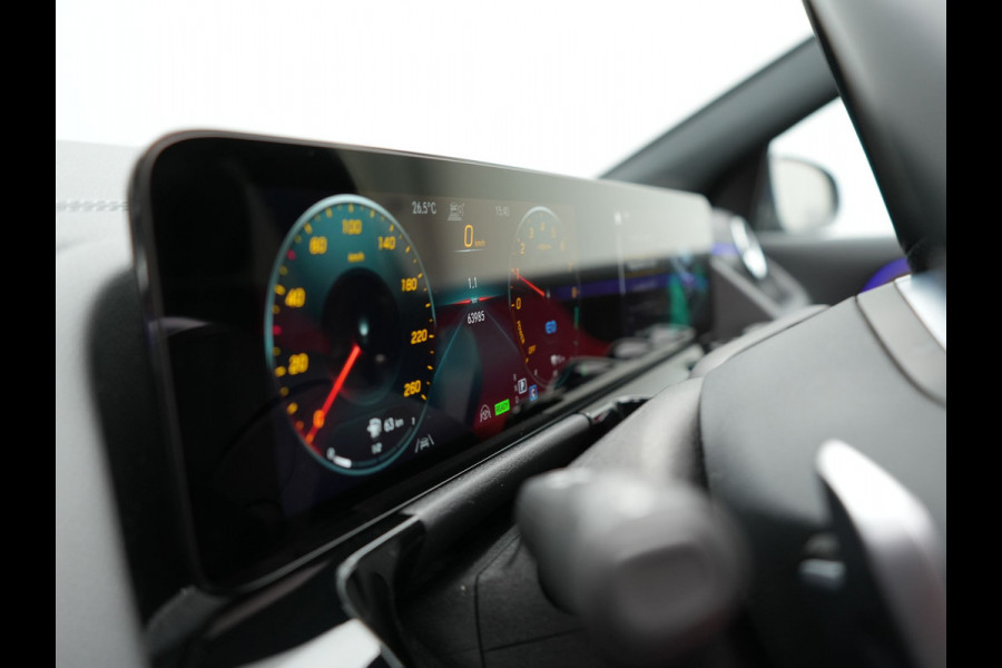 Mercedes-Benz GLA 250 e AMG Line Plug in Hybrid 218pk Dealer O.H | PHEV | Trekhaak af Fabriek | Panodak | Head Up| Adaptive Cruise | Apple Carplay | 360 camera | Sfeerverlichting | Lederen Sportstoelen Verwarmd | Widescreen Display | Navigatie | DAB |