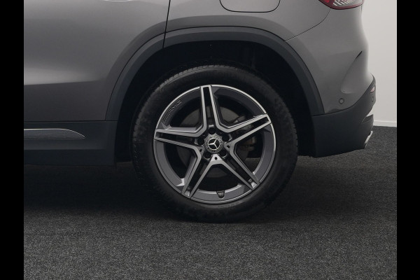 Mercedes-Benz GLA 250 e AMG Line Plug in Hybrid 218pk Dealer O.H | PHEV | Trekhaak af Fabriek | Panodak | Head Up| Adaptive Cruise | Apple Carplay | 360 camera | Sfeerverlichting | Lederen Sportstoelen Verwarmd | Widescreen Display | Navigatie | DAB |