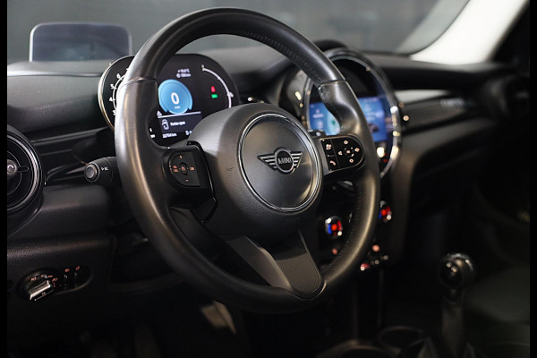 MINI Mini 1.5 Cooper Camden / 5 Deurs / Head Up / Camera / Leder / Open Panoramadak / Led / Pdc / 17 Inch