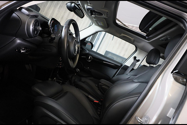 MINI Mini 1.5 Cooper Camden / 5 Deurs / Head Up / Camera / Leder / Open Panoramadak / Led / Pdc / 17 Inch