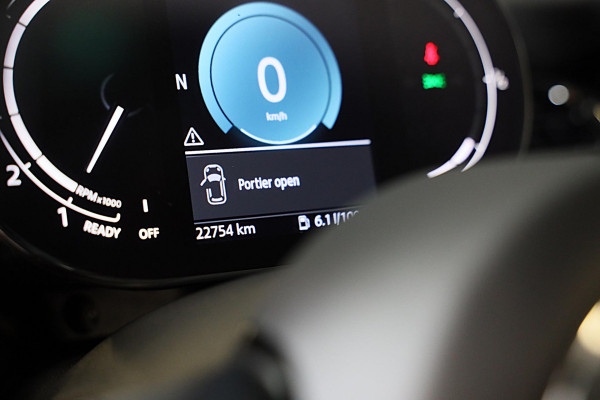 MINI Mini 1.5 Cooper Camden / 5 Deurs / Head Up / Camera / Leder / Open Panoramadak / Led / Pdc / 17 Inch