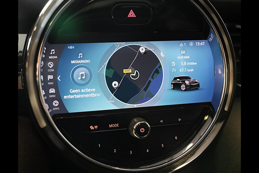 MINI Mini 1.5 Cooper Camden / 5 Deurs / Head Up / Camera / Leder / Open Panoramadak / Led / Pdc / 17 Inch