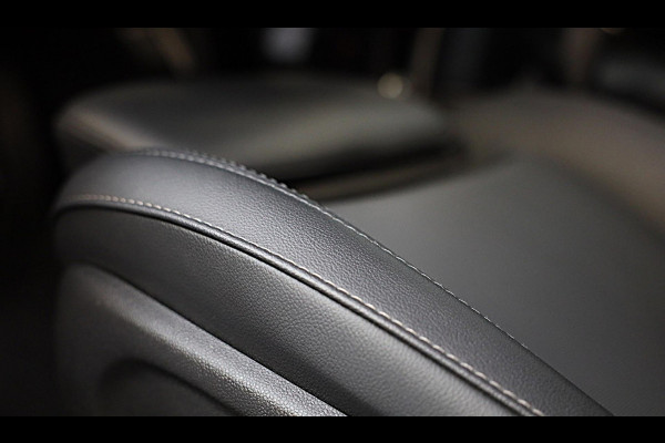 MINI Mini 1.5 Cooper Camden / 5 Deurs / Head Up / Camera / Leder / Open Panoramadak / Led / Pdc / 17 Inch