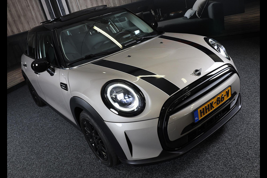 MINI Mini 1.5 Cooper Camden / 5 Deurs / Head Up / Camera / Leder / Open Panoramadak / Led / Pdc / 17 Inch
