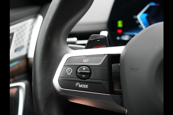 BMW X1 xDrive30e M Sport Plug In Hybrid 327pk PHEV | Head Up | Adaptive Cruise | M Sportstuur | 360 Camera | Harman Kardon | VOLLederen Sportstoelen Massage & Memory | Apple Carplay | Navigatie| Virtual | DAB |