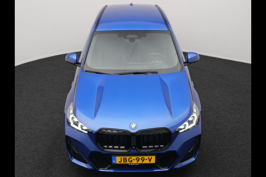 BMW X1 xDrive30e M Sport Plug In Hybrid 327pk PHEV | Head Up | Adaptive Cruise | M Sportstuur | 360 Camera | Harman Kardon | VOLLederen Sportstoelen Massage & Memory | Apple Carplay | Navigatie| Virtual | DAB |