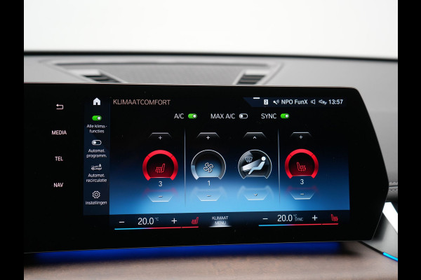 BMW X1 xDrive30e M Sport Plug In Hybrid 327pk PHEV | Head Up | Adaptive Cruise | M Sportstuur | 360 Camera | Harman Kardon | VOLLederen Sportstoelen Massage & Memory | Apple Carplay | Navigatie| Virtual | DAB |