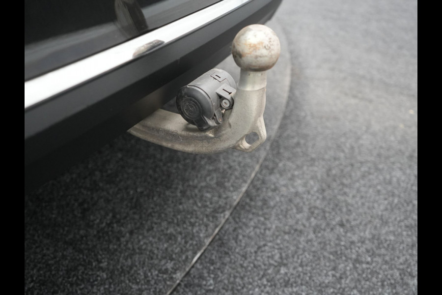 BMW 5 Serie Touring 530e Luxury Line Plug In Hybrid 294pk Dealer O.H PHEV | Trekhaak Af Fabriek | Panodak | Camera | Lederen Sportstoelen Memory & Verwarmd | Apple Carplay | Cruise Control | Navigatie | Virtual | DAB |