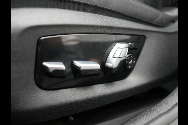 BMW 5 Serie Touring 530e Luxury Line Plug In Hybrid 294pk Dealer O.H PHEV | Trekhaak Af Fabriek | Panodak | Camera | Lederen Sportstoelen Memory & Verwarmd | Apple Carplay | Cruise Control | Navigatie | Virtual | DAB |