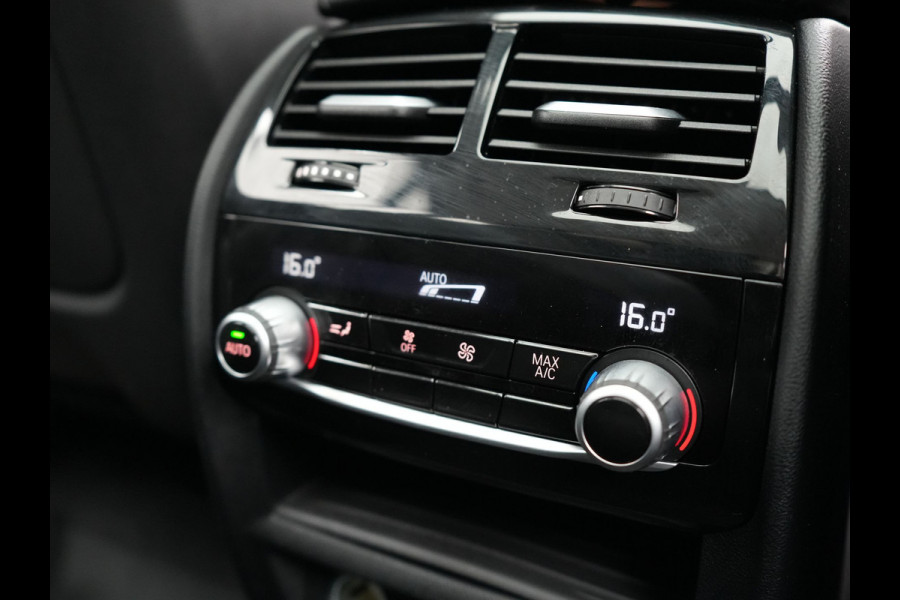 BMW 5 Serie Touring 530e Luxury Line Plug In Hybrid 294pk Dealer O.H PHEV | Trekhaak Af Fabriek | Panodak | Camera | Lederen Sportstoelen Memory & Verwarmd | Apple Carplay | Cruise Control | Navigatie | Virtual | DAB |