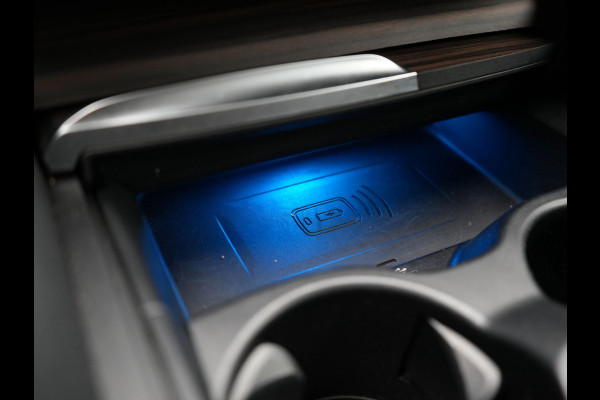 BMW 5 Serie Touring 530e Luxury Line Plug In Hybrid 294pk Dealer O.H PHEV | Trekhaak Af Fabriek | Panodak | Camera | Lederen Sportstoelen Memory & Verwarmd | Apple Carplay | Cruise Control | Navigatie | Virtual | DAB |