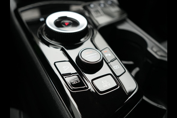 Kia Sportage T-GDi AWD DynamicLine Plug In Hybrid 266pk PHEV | Adaptive Cruise | Camera | Apple Carplay | Sportstoelen Verwarmd | Navigatie | Stuurverwarming Virtual | DAB |