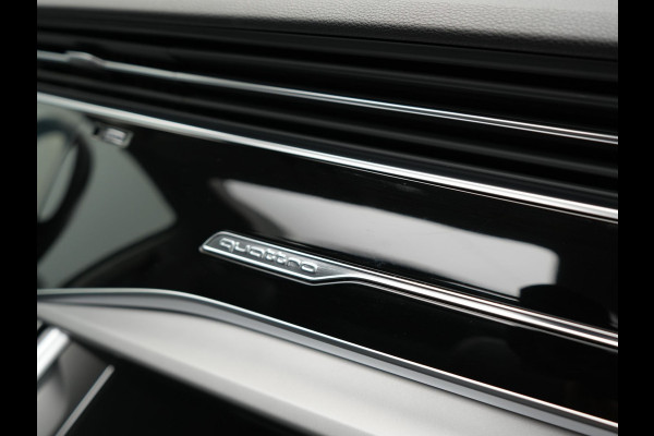 Audi Q7 55 TFSI e Quattro Pro Line Plug In Hybrid 381pk Dealer O.H PHEV | Luchtvering | Trekhaak Af Fabriek | Panodak | Adaptive Cruise | 21 "L.M Matrix LED | Camera | Lederen Sportstoelen Memory & Ventilatie | Navigatie | Keyless | Virtual | DAB  | Softclos