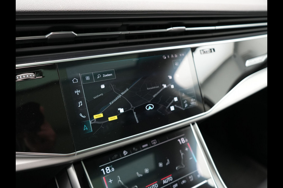 Audi Q7 55 TFSI e Quattro Pro Line Plug In Hybrid 381pk Dealer O.H PHEV | Luchtvering | Trekhaak Af Fabriek | Panodak | Adaptive Cruise | 21 "L.M Matrix LED | Camera | Lederen Sportstoelen Memory & Ventilatie | Navigatie | Keyless | Virtual | DAB  | Softclos