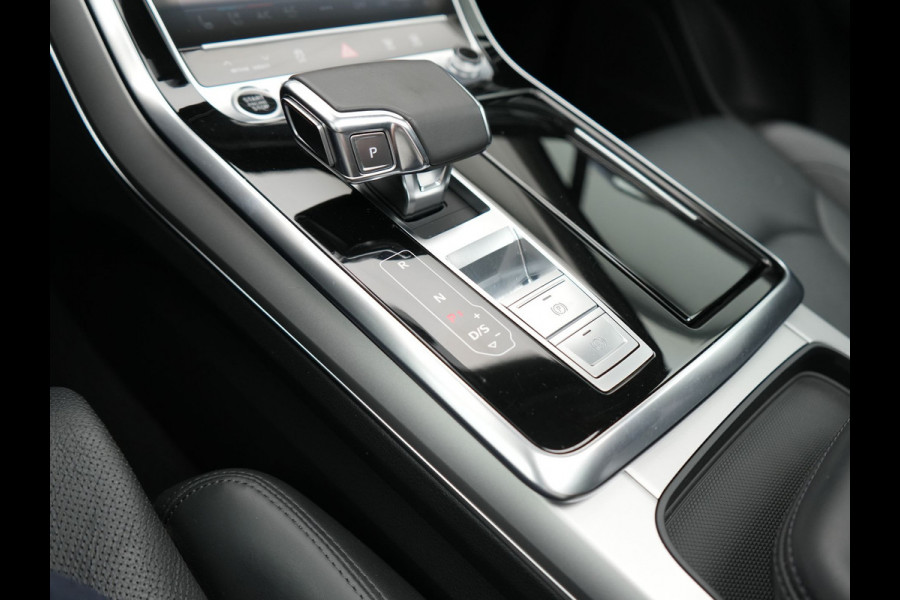 Audi Q7 55 TFSI e Quattro Pro Line Plug In Hybrid 381pk Dealer O.H PHEV | Luchtvering | Trekhaak Af Fabriek | Panodak | Adaptive Cruise | 21 "L.M Matrix LED | Camera | Lederen Sportstoelen Memory & Ventilatie | Navigatie | Keyless | Virtual | DAB  | Softclos