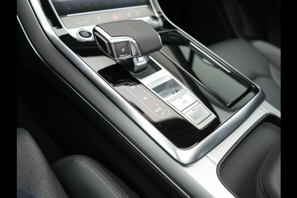 Audi Q7 55 TFSI e Quattro Pro Line Plug In Hybrid 381pk Dealer O.H PHEV | Luchtvering | Trekhaak Af Fabriek | Panodak | Adaptive Cruise | 21 "L.M Matrix LED | Camera | Lederen Sportstoelen Memory & Ventilatie | Navigatie | Keyless | Virtual | DAB  | Softclos