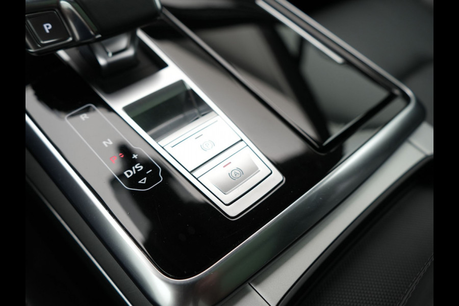 Audi Q7 55 TFSI e Quattro Pro Line Plug In Hybrid 381pk Dealer O.H PHEV | Luchtvering | Trekhaak Af Fabriek | Panodak | Adaptive Cruise | 21 "L.M Matrix LED | Camera | Lederen Sportstoelen Memory & Ventilatie | Navigatie | Keyless | Virtual | DAB  | Softclos