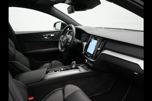 Volvo V60 B4 R-Design Automaat 198pk | Panodak | Adaptive Cruise | Camera | Lederen Sportstoelen Memory & Verwarmd | Pilot Assist | Blis | Navigatie | Stuurverwarming  | Virtual | DAB |