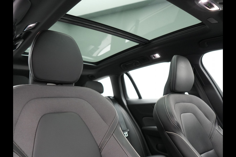 Volvo V60 B4 R-Design Automaat 198pk | Panodak | Adaptive Cruise | Camera | Lederen Sportstoelen Memory & Verwarmd | Pilot Assist | Blis | Navigatie | Stuurverwarming  | Virtual | DAB |