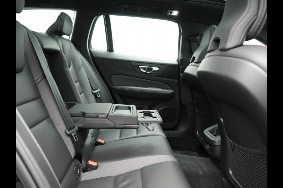 Volvo V60 B4 R-Design Automaat 198pk | Panodak | Adaptive Cruise | Camera | Lederen Sportstoelen Memory & Verwarmd | Pilot Assist | Blis | Navigatie | Stuurverwarming  | Virtual | DAB |