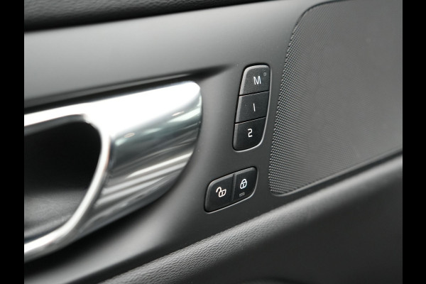 Volvo V60 B4 R-Design Automaat 198pk | Panodak | Adaptive Cruise | Camera | Lederen Sportstoelen Memory & Verwarmd | Pilot Assist | Blis | Navigatie | Stuurverwarming  | Virtual | DAB |