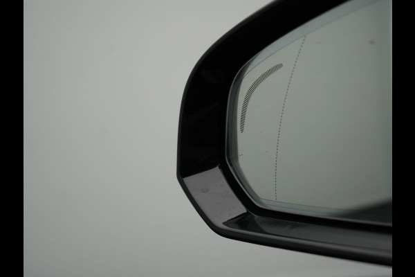 Volvo V60 B4 R-Design Automaat 198pk | Panodak | Adaptive Cruise | Camera | Lederen Sportstoelen Memory & Verwarmd | Pilot Assist | Blis | Navigatie | Stuurverwarming  | Virtual | DAB |