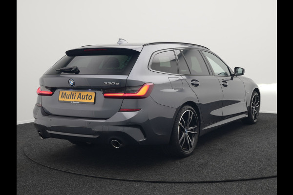 BMW 3 Serie Touring 330e M Sport Plug In Hybrid 293pk Dealer O.H PHEV | Trekhaak Af Fabriek | Panodak | Head Up | Adaptive Cruise | Apple Carplay | Sfeerverlichting | Alcantara Sportstoelen Verwarmd | Navigatie | Virtual | DAB |