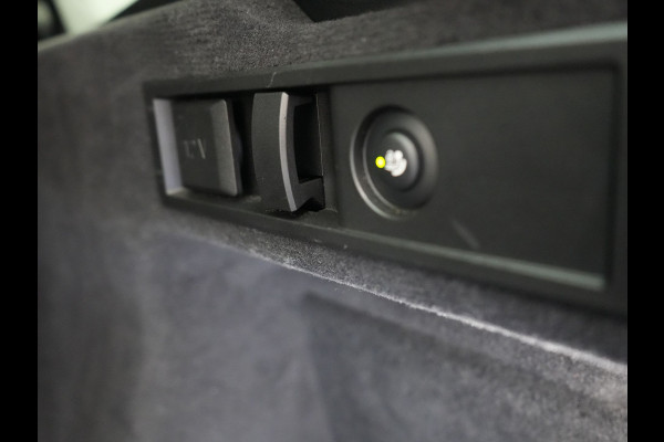 BMW 3 Serie Touring 330e M Sport Plug In Hybrid 293pk Dealer O.H PHEV | Trekhaak Af Fabriek | Panodak | Head Up | Adaptive Cruise | Apple Carplay | Sfeerverlichting | Alcantara Sportstoelen Verwarmd | Navigatie | Virtual | DAB |