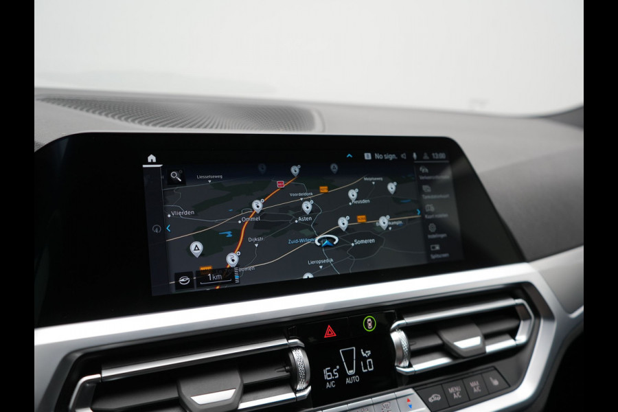 BMW 3 Serie Touring 330e M Sport Plug In Hybrid 293pk Dealer O.H PHEV | Trekhaak Af Fabriek | Panodak | Head Up | Adaptive Cruise | Apple Carplay | Sfeerverlichting | Alcantara Sportstoelen Verwarmd | Navigatie | Virtual | DAB |