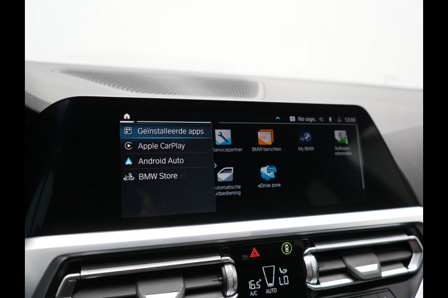 BMW 3 Serie Touring 330e M Sport Plug In Hybrid 293pk Dealer O.H PHEV | Trekhaak Af Fabriek | Panodak | Head Up | Adaptive Cruise | Apple Carplay | Sfeerverlichting | Alcantara Sportstoelen Verwarmd | Navigatie | Virtual | DAB |