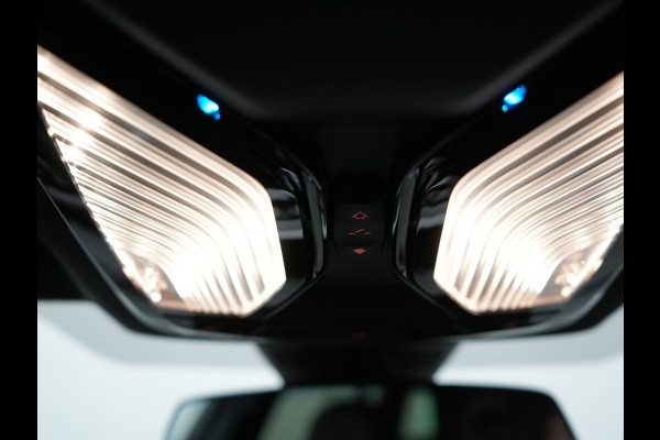 BMW 3 Serie Touring 330e M Sport Plug In Hybrid 293pk Dealer O.H PHEV | Trekhaak Af Fabriek | Panodak | Head Up | Adaptive Cruise | Apple Carplay | Sfeerverlichting | Alcantara Sportstoelen Verwarmd | Navigatie | Virtual | DAB |