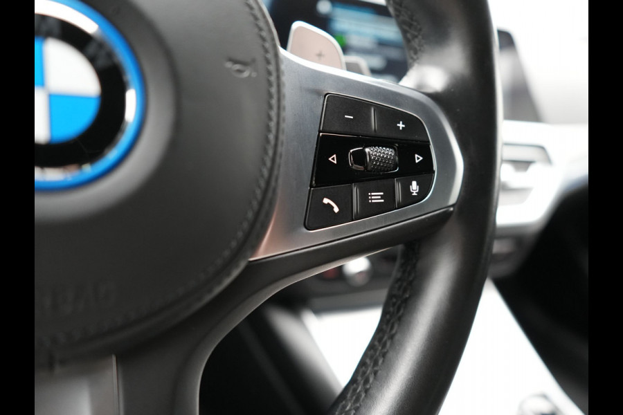 BMW 3 Serie Touring 330e M Sport Plug In Hybrid 293pk Dealer O.H PHEV | Trekhaak Af Fabriek | Panodak | Head Up | Adaptive Cruise | Apple Carplay | Sfeerverlichting | Alcantara Sportstoelen Verwarmd | Navigatie | Virtual | DAB |