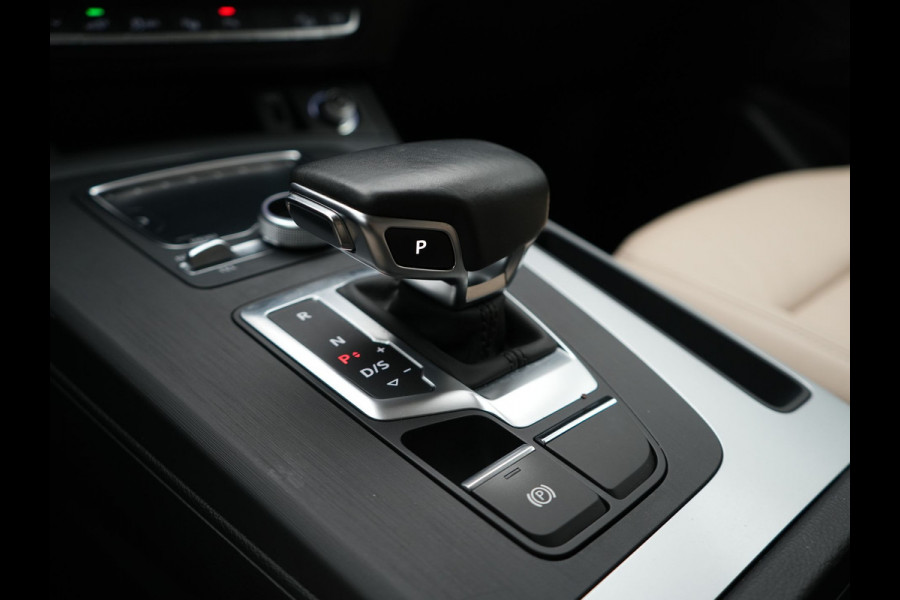 Audi Q5 50 TFSI e quattro S edition Plug In Hybrid 300pk Dealer O.H PHEV | 360 Camera  | Lederen Sportstoelen Memory & Verwarmd | Navigatie | Cruise Control | Keyless | DAB | Virtual |