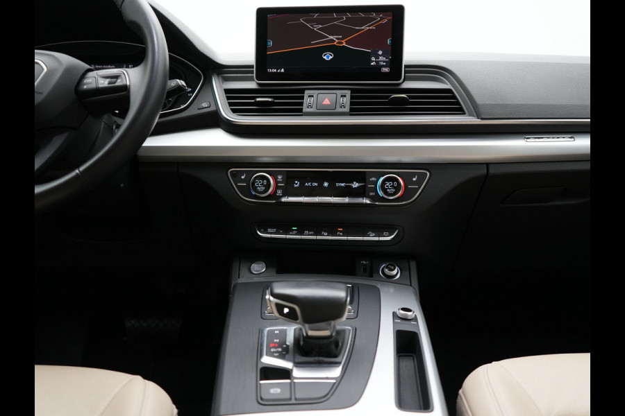 Audi Q5 50 TFSI e quattro S edition Plug In Hybrid 300pk Dealer O.H PHEV | 360 Camera  | Lederen Sportstoelen Memory & Verwarmd | Navigatie | Cruise Control | Keyless | DAB | Virtual |