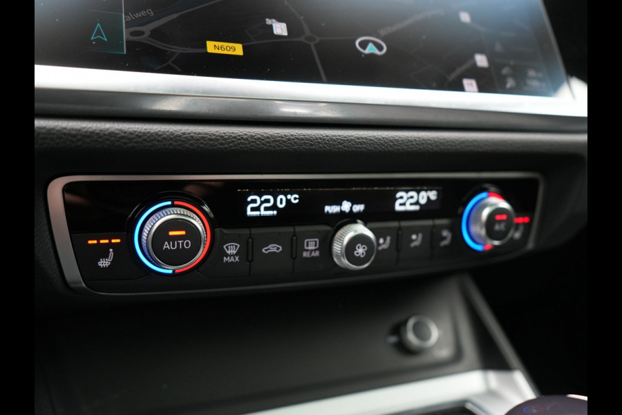 Audi Q3 45 TFSI e edition Plug In Hybrid 245pk Dealer O.H PHEV | Panodak | Camera | Cruise Control | Alcantara Sportstoelen Verwarmd | Navigatie | Virtual | DAB |