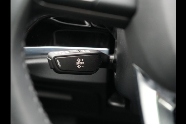 Audi Q3 45 TFSI e edition Plug In Hybrid 245pk Dealer O.H PHEV | Panodak | Camera | Cruise Control | Alcantara Sportstoelen Verwarmd | Navigatie | Virtual | DAB |