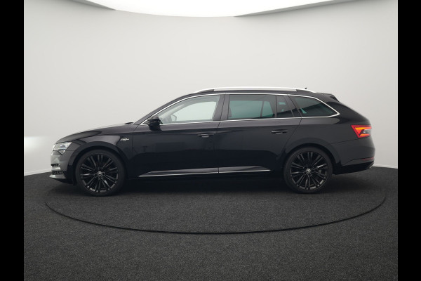 Škoda Superb Combi TSI iV Laurin & Klement Plug In Hybrid 218pk PHEV | Black Optic | Cruise Control | Crystal LED | Lederen Sportstoelen Memory & Verwarmd | Apple Carplay | Canton Audio | Navigatie | Verwamd Stuur | DAB |