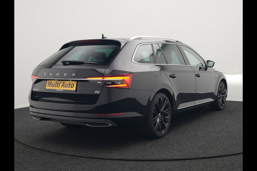 Škoda Superb Combi TSI iV Laurin & Klement Plug In Hybrid 218pk PHEV | Black Optic | Cruise Control | Crystal LED | Lederen Sportstoelen Memory & Verwarmd | Apple Carplay | Canton Audio | Navigatie | Verwamd Stuur | DAB |