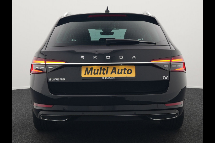 Škoda Superb Combi TSI iV Laurin & Klement Plug In Hybrid 218pk PHEV | Black Optic | Cruise Control | Crystal LED | Lederen Sportstoelen Memory & Verwarmd | Apple Carplay | Canton Audio | Navigatie | Verwamd Stuur | DAB |