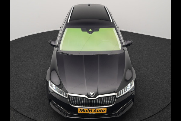Škoda Superb Combi TSI iV Laurin & Klement Plug In Hybrid 218pk PHEV | Black Optic | Cruise Control | Crystal LED | Lederen Sportstoelen Memory & Verwarmd | Apple Carplay | Canton Audio | Navigatie | Verwamd Stuur | DAB |