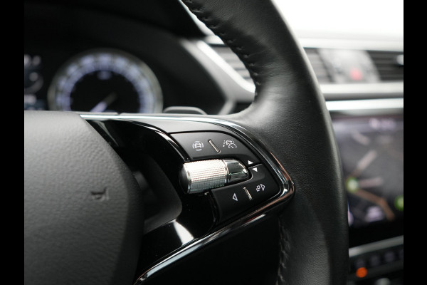 Škoda Superb Combi TSI iV Laurin & Klement Plug In Hybrid 218pk PHEV | Black Optic | Cruise Control | Crystal LED | Lederen Sportstoelen Memory & Verwarmd | Apple Carplay | Canton Audio | Navigatie | Verwamd Stuur | DAB |